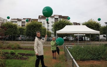Animation autour de la récolte de graines au jardin Vavilov