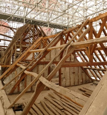 Visite guidée de la maison-échafaudage