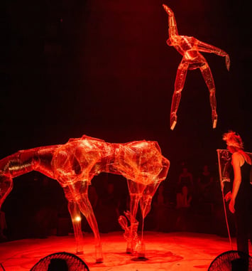Nocturne (Parade) – Phia Ménard