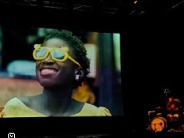 Oriki & Woz Kaly, La Petite Vendeuse de Soleil