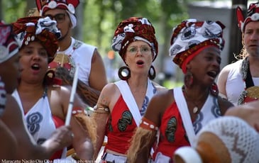 Déambulation carnavalesque brésilienne