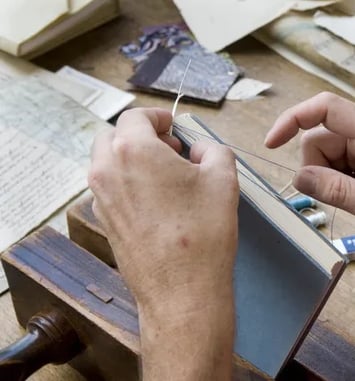 Visites de l'atelier de restauration, reliure et dorure