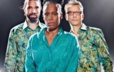 Sandra Nkaké et Jî Drû et Paul Colomb [Elles]