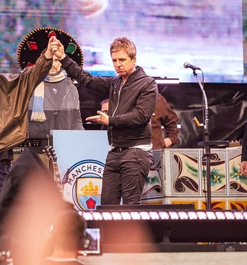 Oasis, Live '27