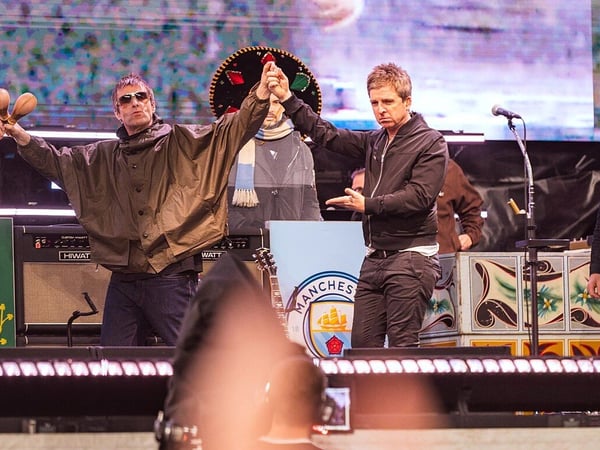 Oasis, Live '27