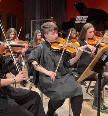 Les cordes pincées invitent