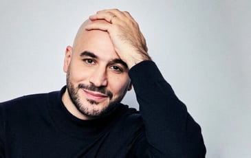 Mehdi Djaadi, Couleur framboise