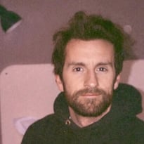 Pablo Mira cherche encore le titre de son spectacle