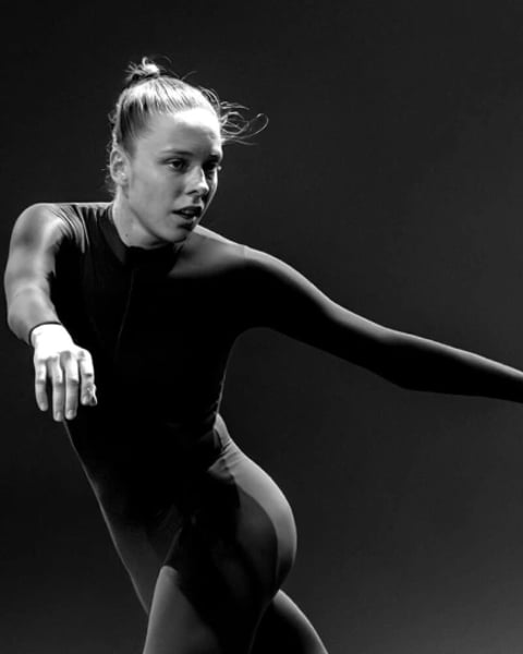 Suzanne Henry, elle brûle